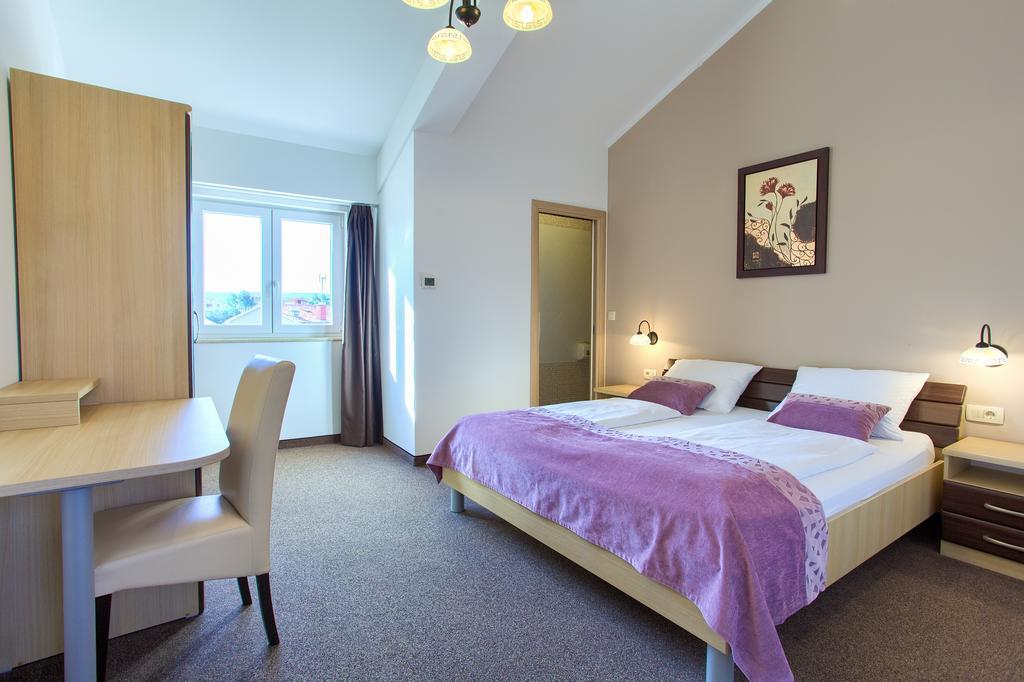 Hotel Villa Margaret Малинська Екстер'єр фото